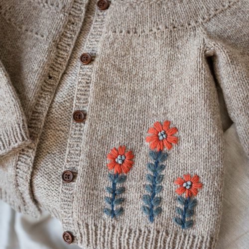 EmbroideryOnKnits Daisy